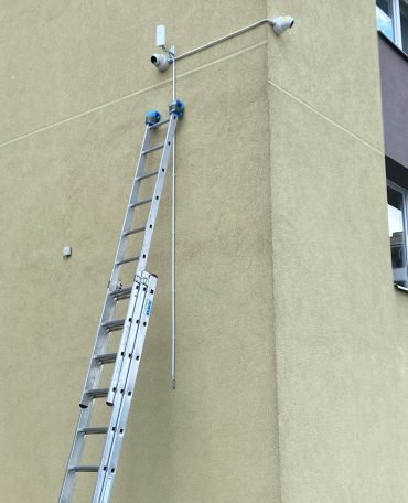 hikvision kameros prie daugiabučio