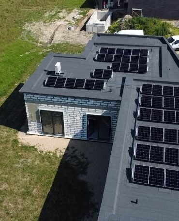 saulės elektrinė ant žemės