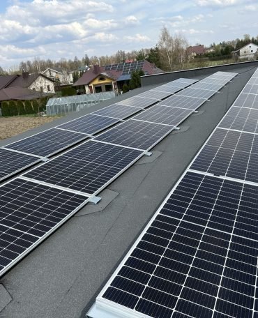 saulės elektrinė ant žemės