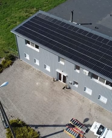 saulės elektrinė ant stogo